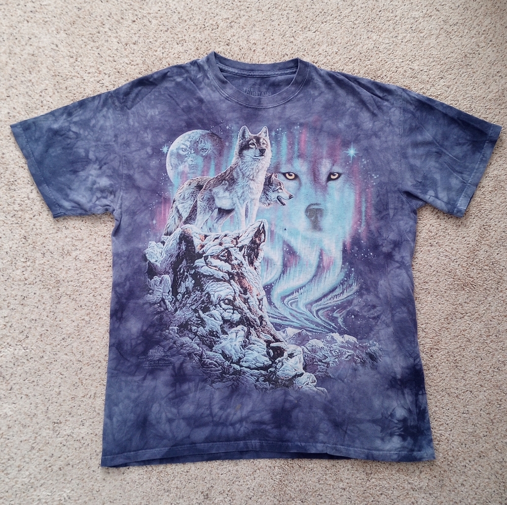 The Mountain Wolves Graphic Shirt